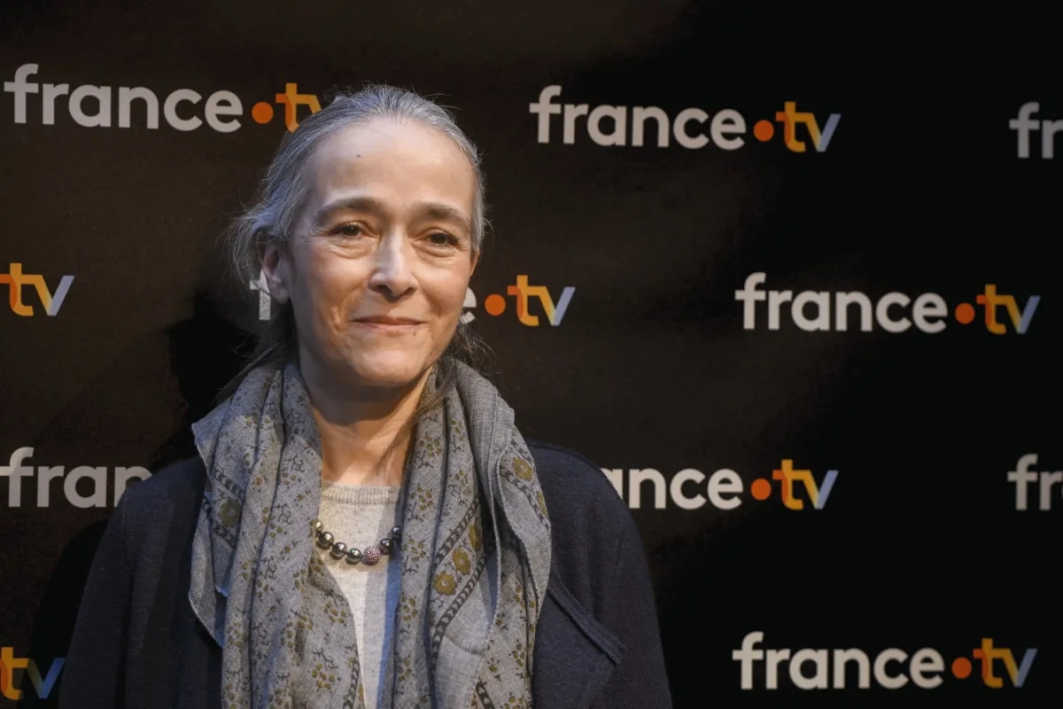 Delphine Ernotte (France Télévisions): «CNews es un medio de opinión de extrema derecha»; pide apoyo político y mayor financiación para la radiodifusión pública.