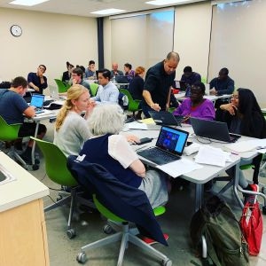 Technologia dla wszystkich: Holyoke Community College współpracuje z CanCode Communities, aby oferować bezpłatne zajęcia na temat podstaw sztucznej inteligencji