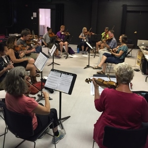 Müzik sınırsızdır: Her yaştan klasik müzisyen bu hafta sonu Strings Without Boundaries'de doğaçlama yapmayı öğreniyor
