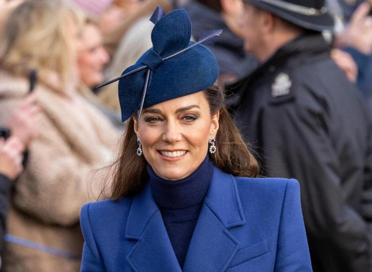 Mar, sol y cultura: La princesa Kate en el escenario. Paola Calvetti y Enrica Bonaccorti hablan de ello.