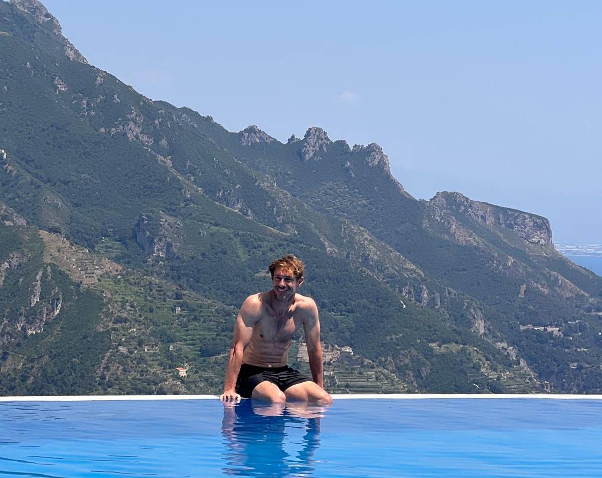 El actor Giorgio Pasotti habla de sí mismo en Caruso, Belmond Hotel Amalfi Coast