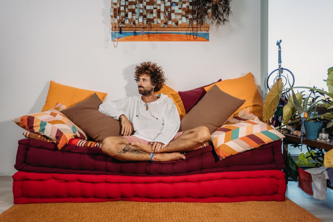 Gio Evan regresa con “Spirito Guida”: una caricia poética entre la espiritualidad y la ligereza