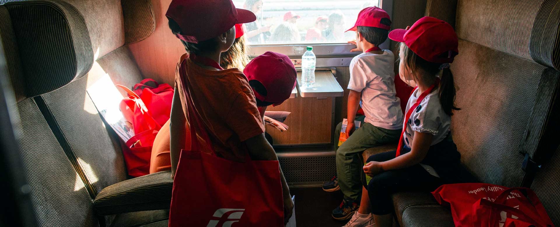 Küçük tren Pietrarsa'ya geri dönüyor