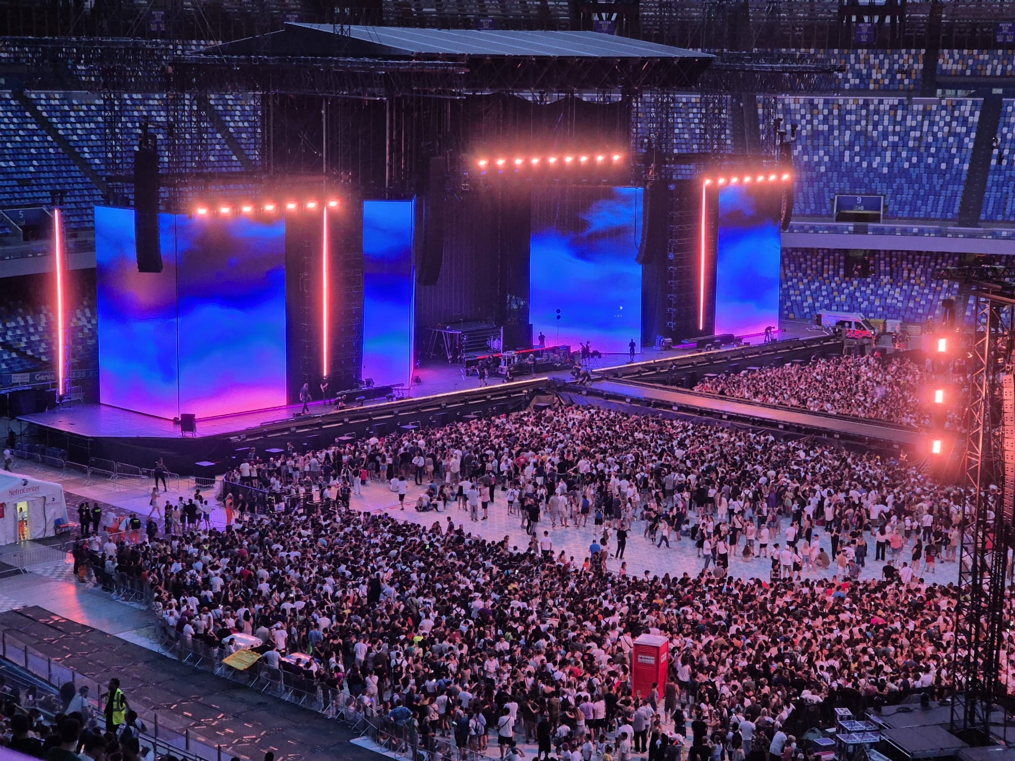 Imagine Dragons en Maradona: luces, fuegos y mensajes globales, pero el corazón sigue a medias