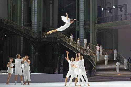 Vertigo, unione di acrobazie e danza