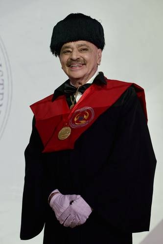 Playwright Miguel Sabido is honored for his cultural legacy for the benefit of humanity.
