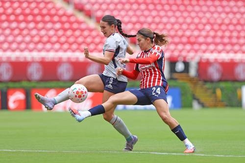 Licha Cervantes rescues a tie for Chivas