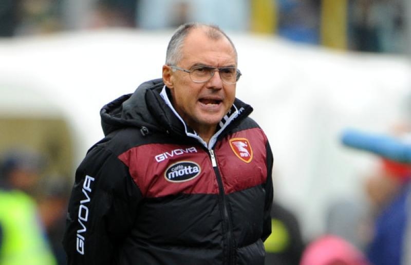 Salernitana, Menichini: "Salerno'da sadece zirveyi düşünmelisiniz."
