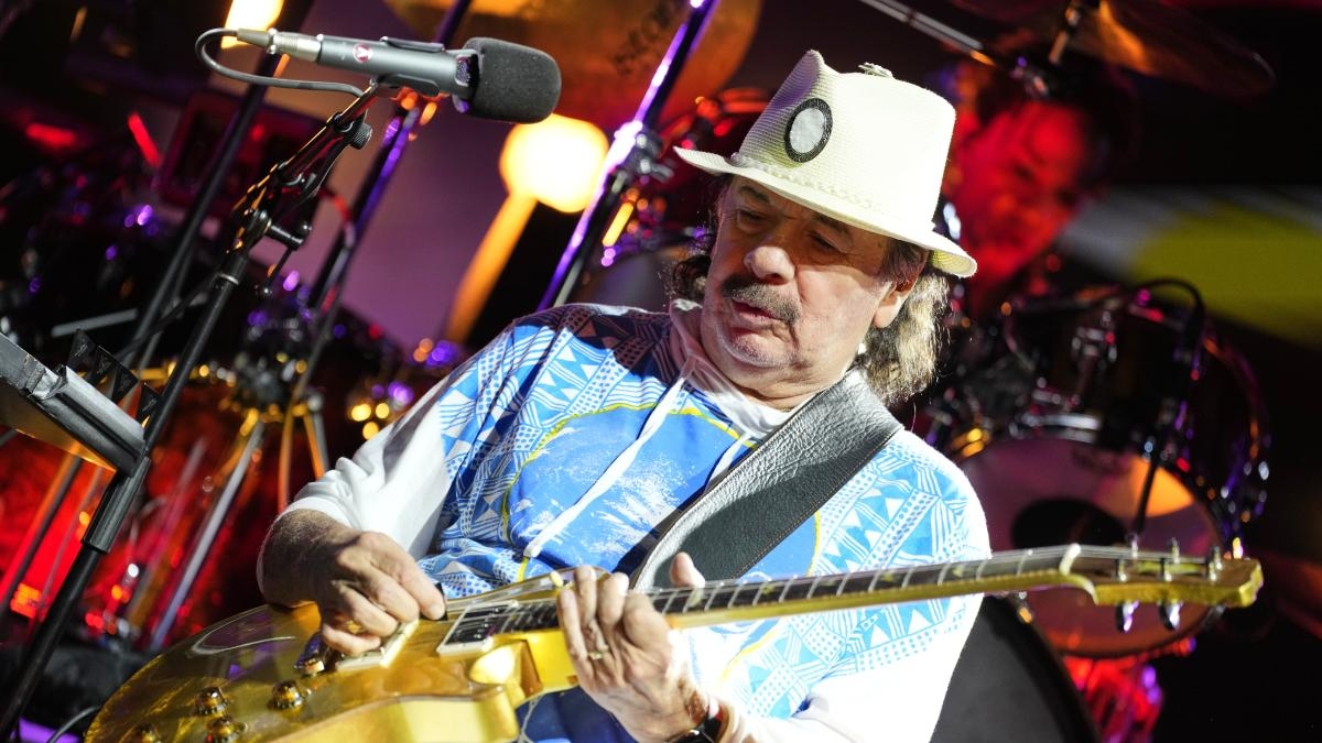 Santana reacende o Palau Sant Jordi 25 anos depois de ‘Supernatural’