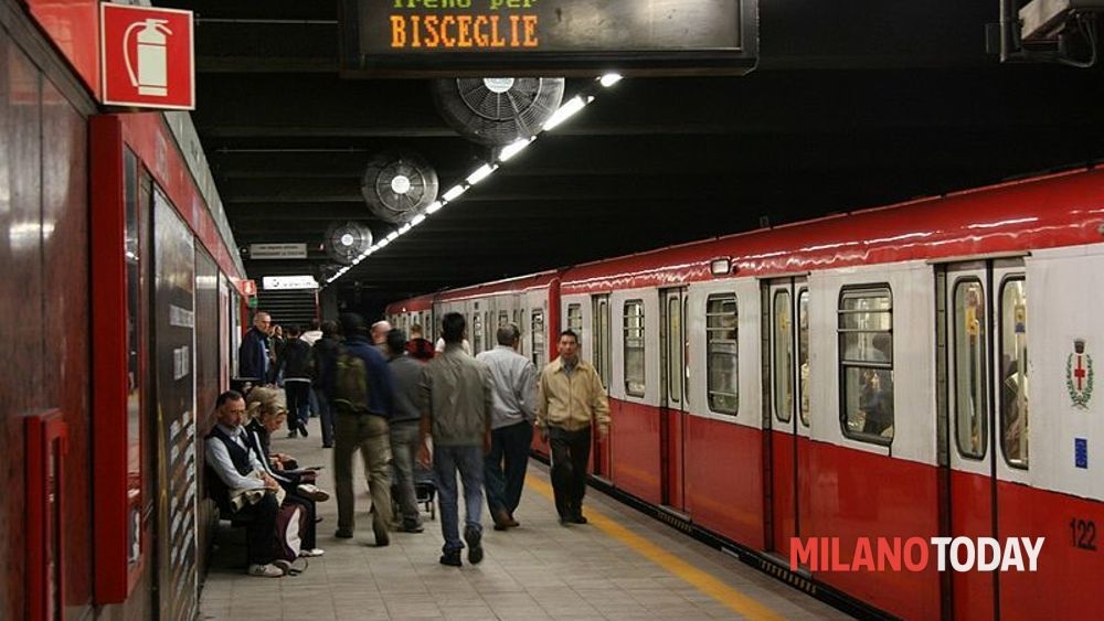 Udają turystów i kradną telefon z metra Loreto: zostają zatrzymani podczas ucieczki linią 90.