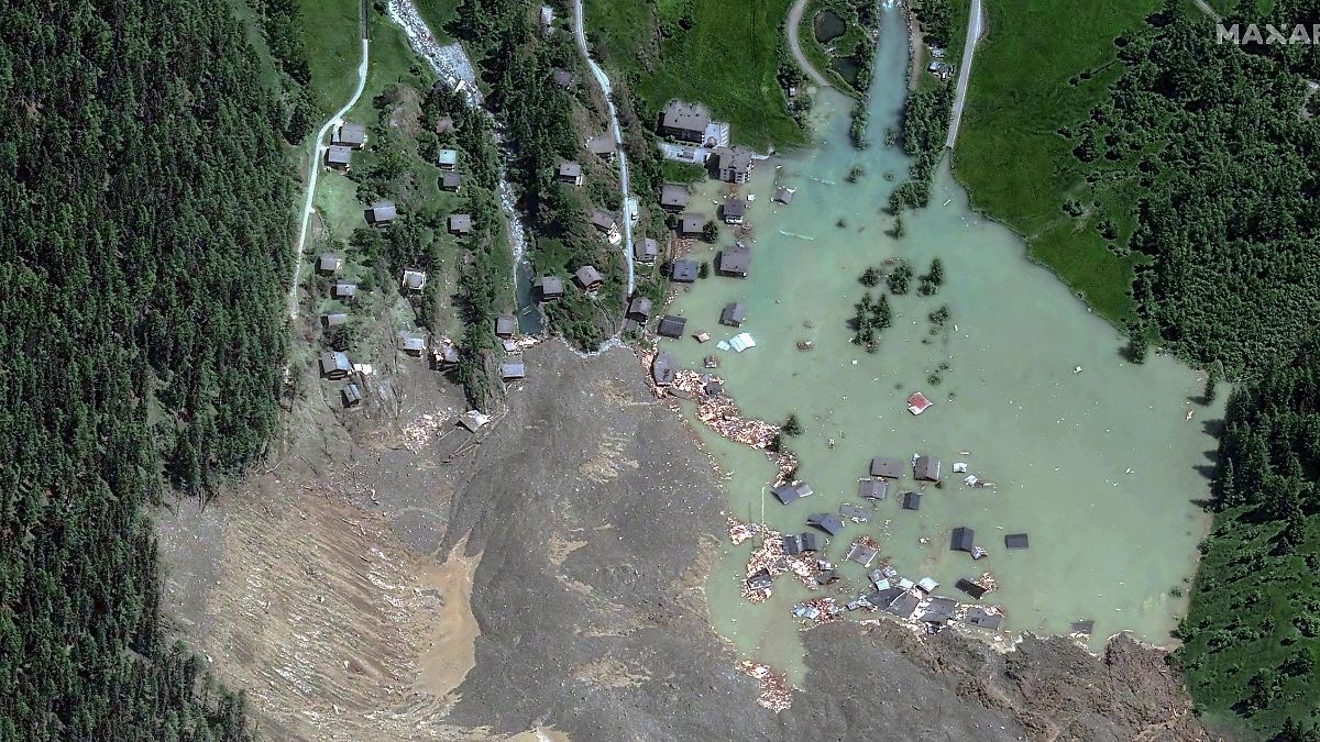 Scoperta mattutina: gli svizzeri lanciano sguardi ansiosi al lago glaciale