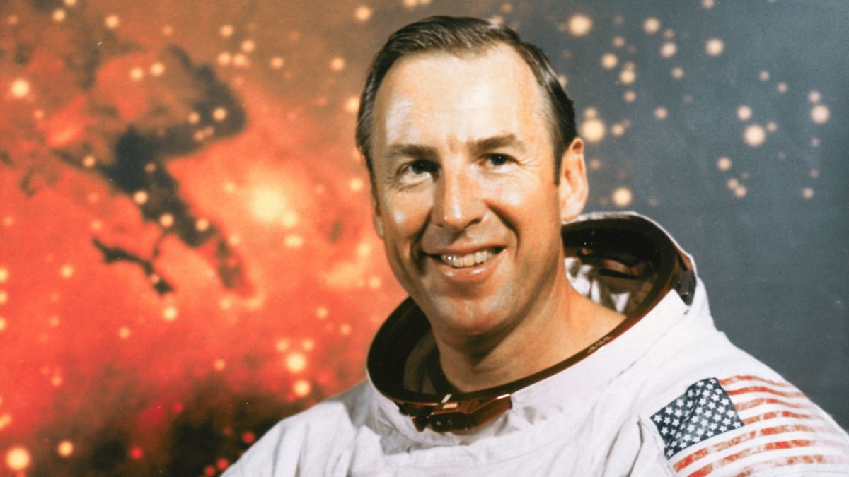 « Houston, nous avons un problème » : le légendaire astronaute d'Apollo 13, Jim Lovell, est mort