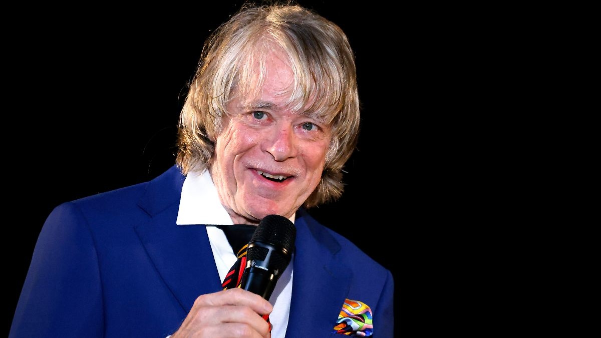 Helge Schneider continues to tinkle: Cheers to the singing gentleman's cake