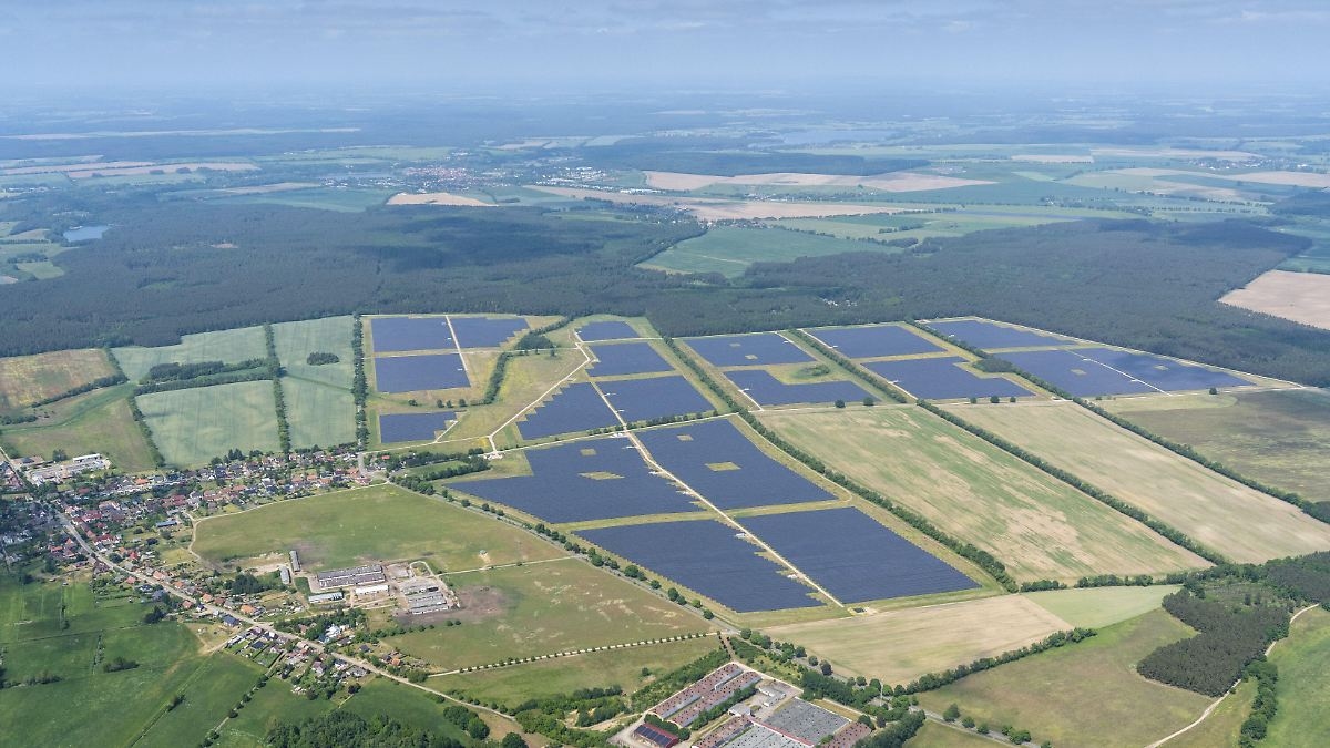 "Ungesteuerte Stromproduktion": Reiche will Erneuerbare Energien weniger fördern