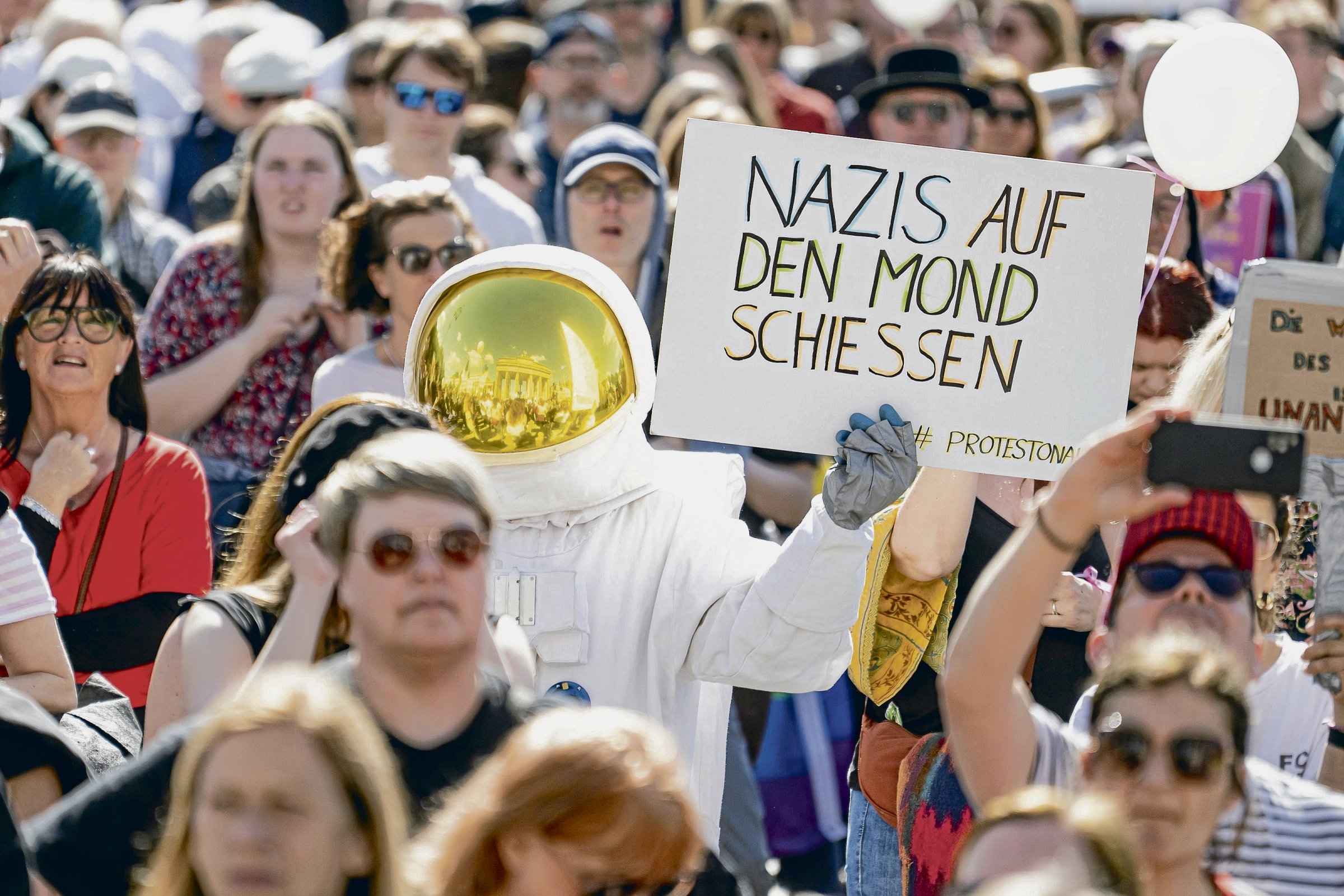 Manifestações em todo o país | "A proibição da AfD não é um luxo"