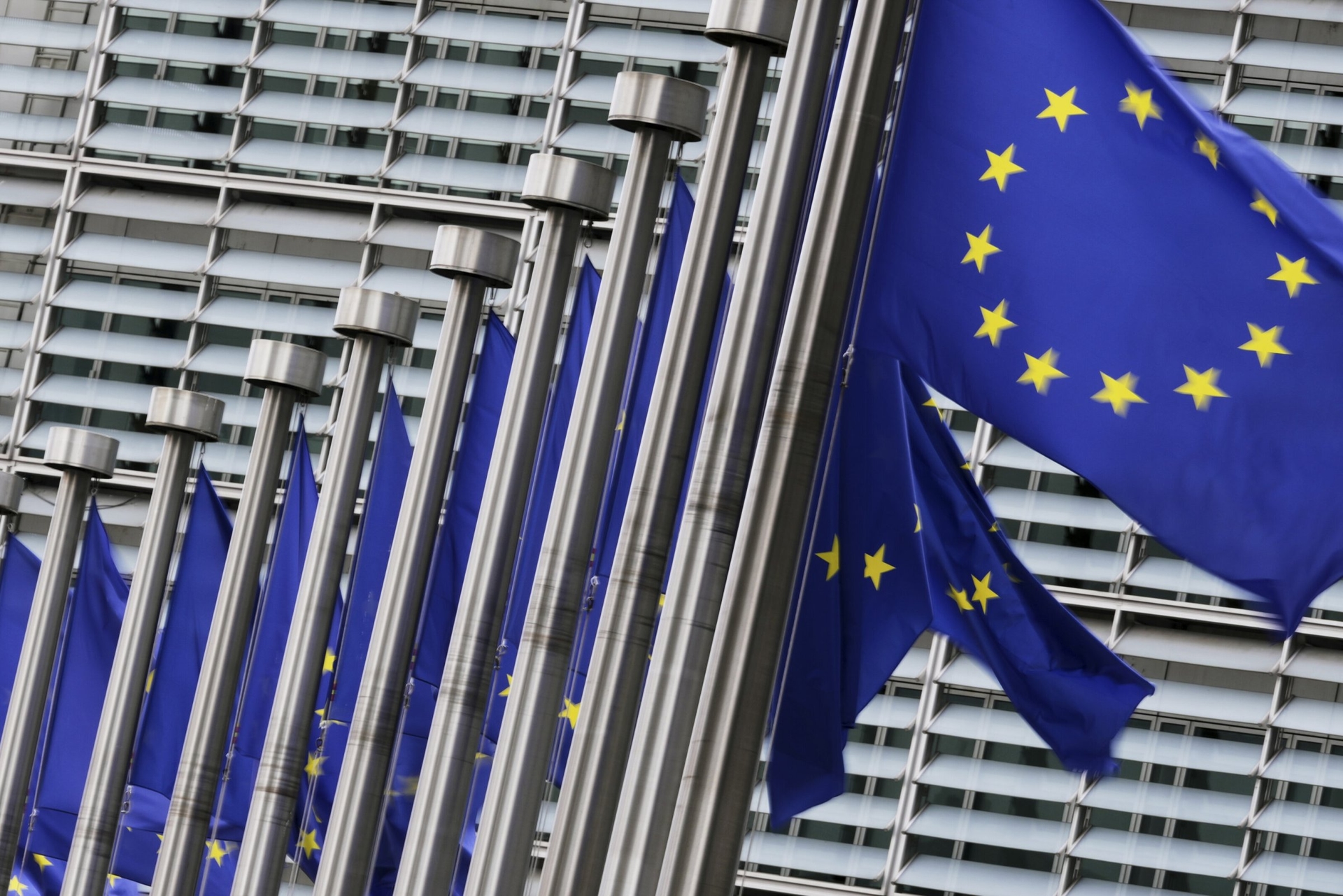 União Europeia | Dupla hélice ambivalente