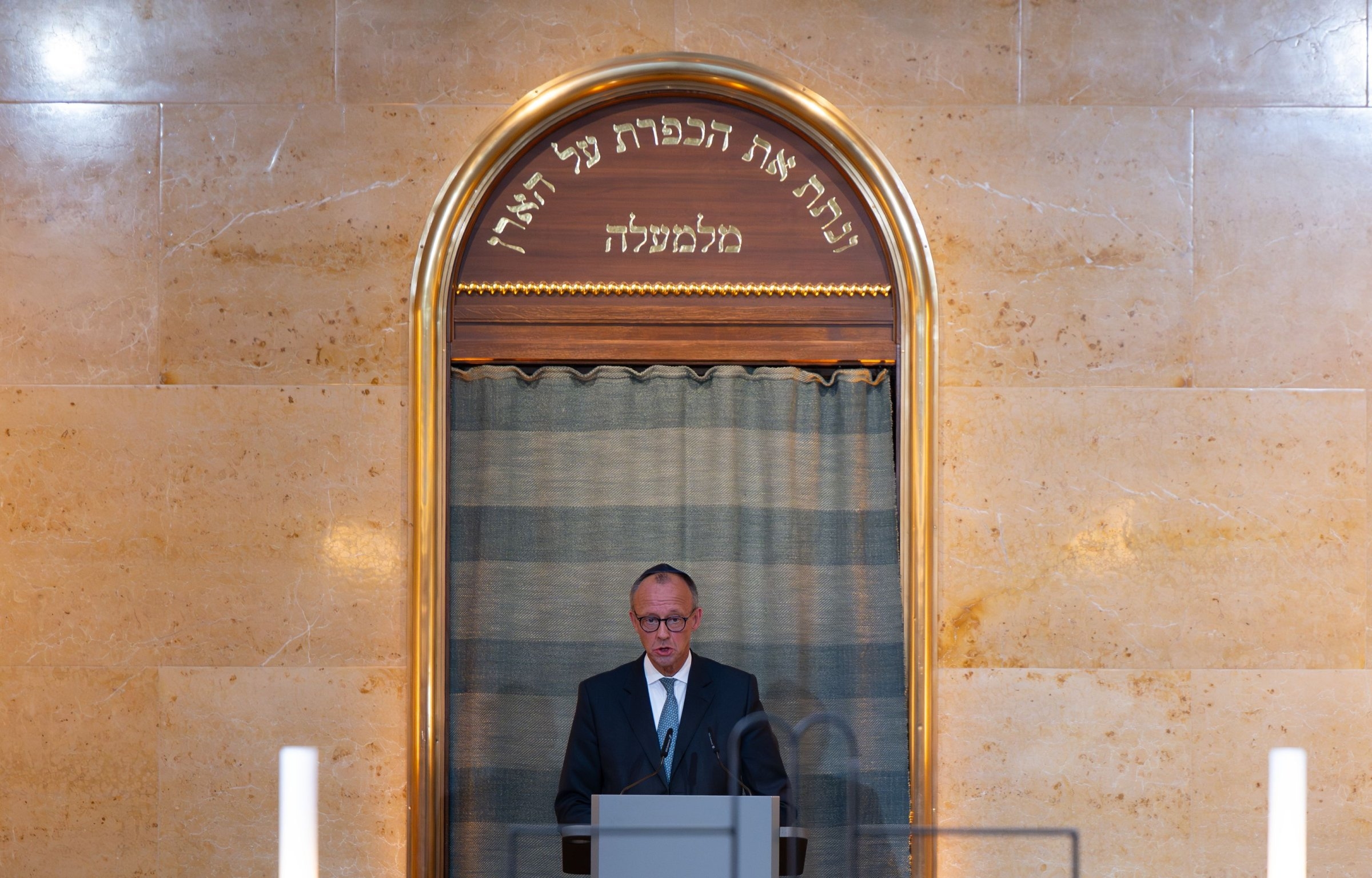 "Antisemitismo importado" | Sinagoga Bauhaus en Múnich: Y el Canciller lloró