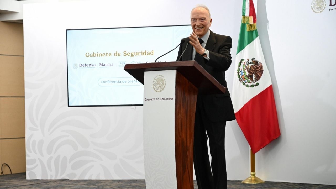 Gertz respinge la scoperta di una "mini raffineria" clandestina a Coatzacoalcos