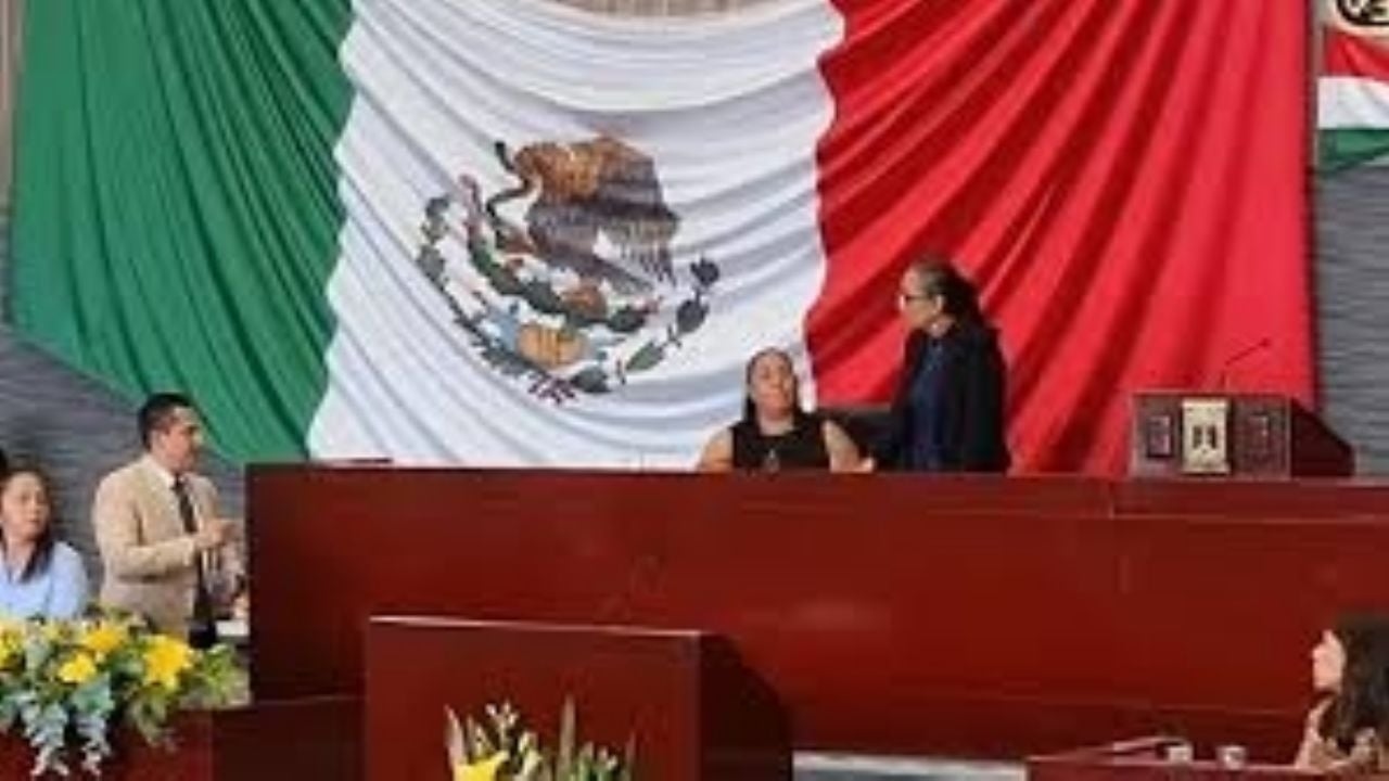O Congresso de Morelos nomeia Elizalde Figueroa. O Congresso de Morelos nomeia Elizalde Figueroa.