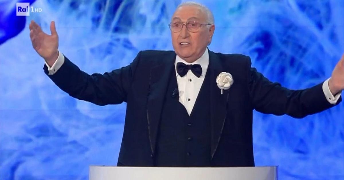 Mara Venier ve Renzo Arbore ile Pippo Baudo'nun anısına Tg2 Özel