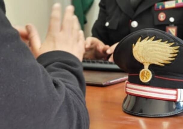 Laveno Mombello – Młody mężczyzna aresztowany za stawianie oporu przy aresztowaniu i napaści w Laveno-Mombello został zwolniony po przesłuchaniu – Varese Laghi – Varese News