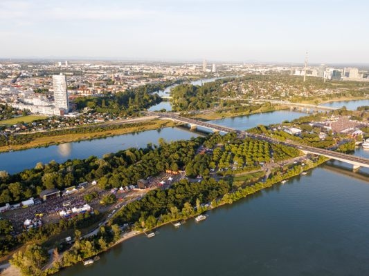 Verdachte aangehouden na vondst lichaam in water