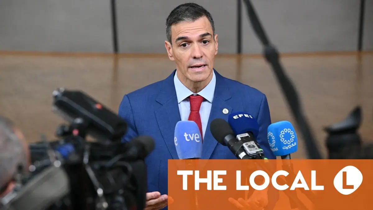 Primeiro-ministro espanhol rebate críticas às memórias do ex-rei.