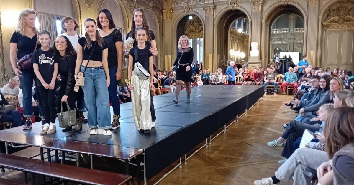 Nancy. AREMIG: Desfile de moda itinerante en los salones de recepción del ayuntamiento