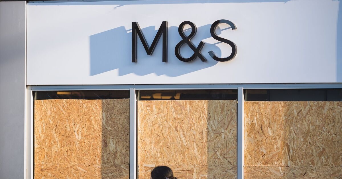 Marks & Spencer, 50 yıl sonra ana caddeden ayrılırken mağazasını kapatacağını duyurdu