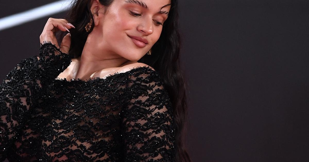 Росалия ошеломила испанскую прессу альбомом «Lux» – «захватывающим» альбомом мистической глубины.