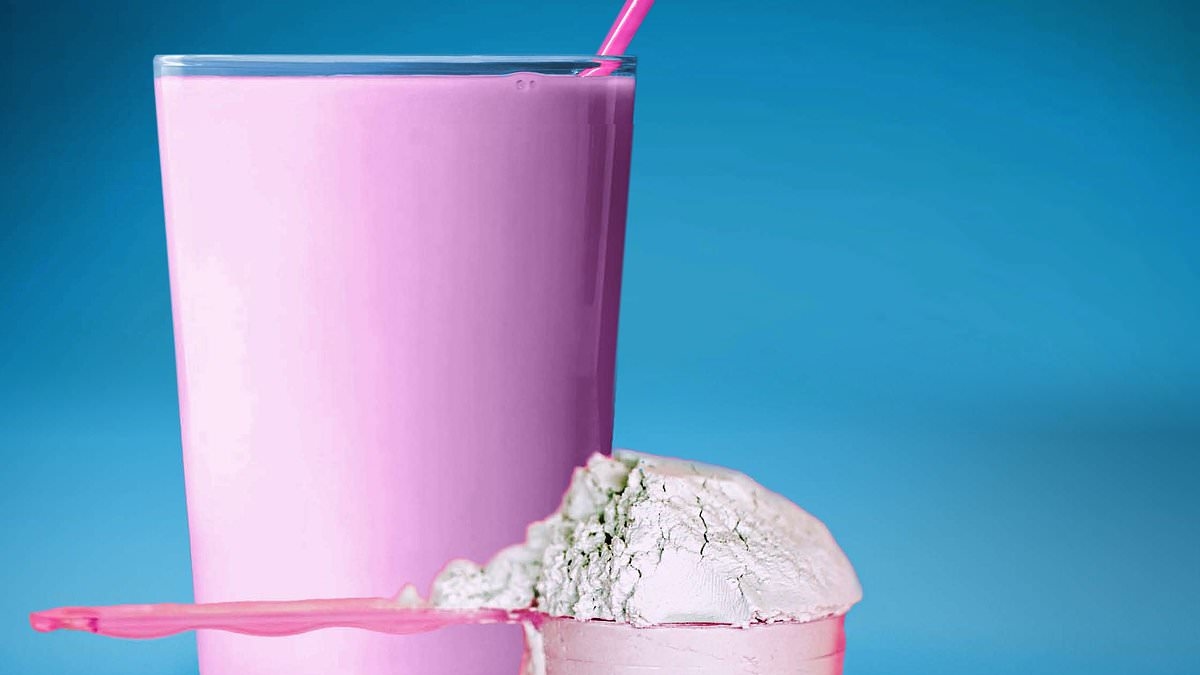 Рекордное количество британцев теперь записалось на диету «суп и коктейль», помогающую бороться с диабетом, состоящую из 800 калорий