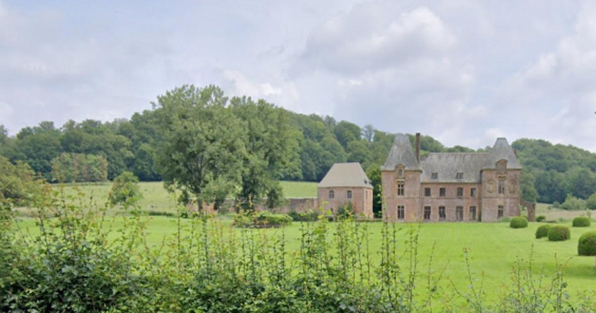 Ardenas: Un antiguo monasterio cartujo devastado por el fuego