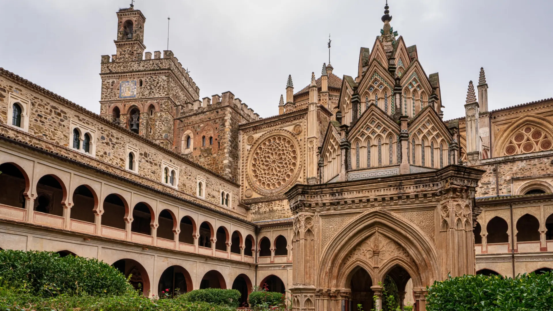 Klasztory warte odwiedzenia (z ryzykiem pozostania w nich)