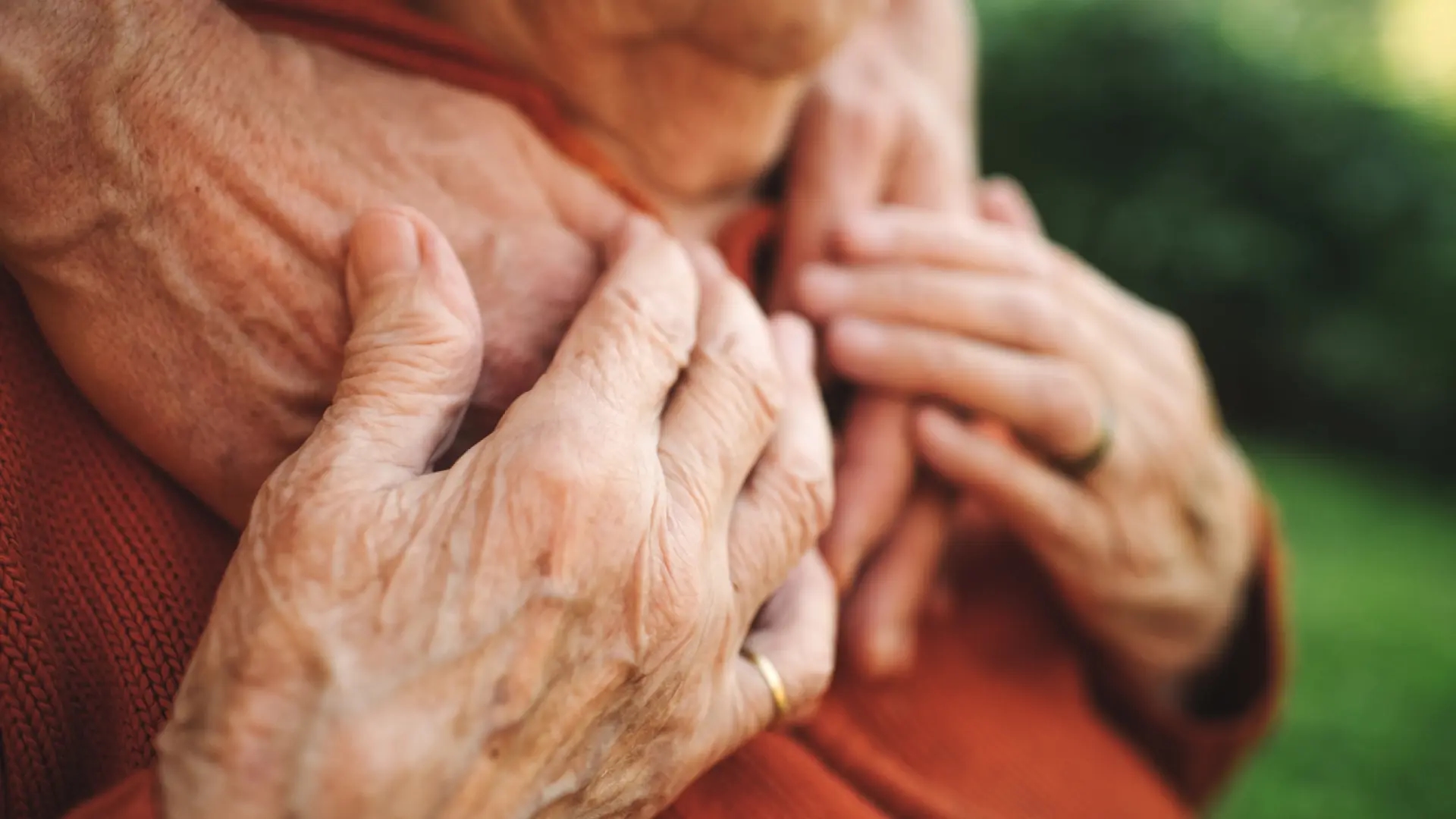 Yapılan bir araştırma, fiziksel egzersizin Alzheimer hastalığının belirtilerinin başlamasını yedi yıla kadar geciktirebileceğini ortaya koydu.