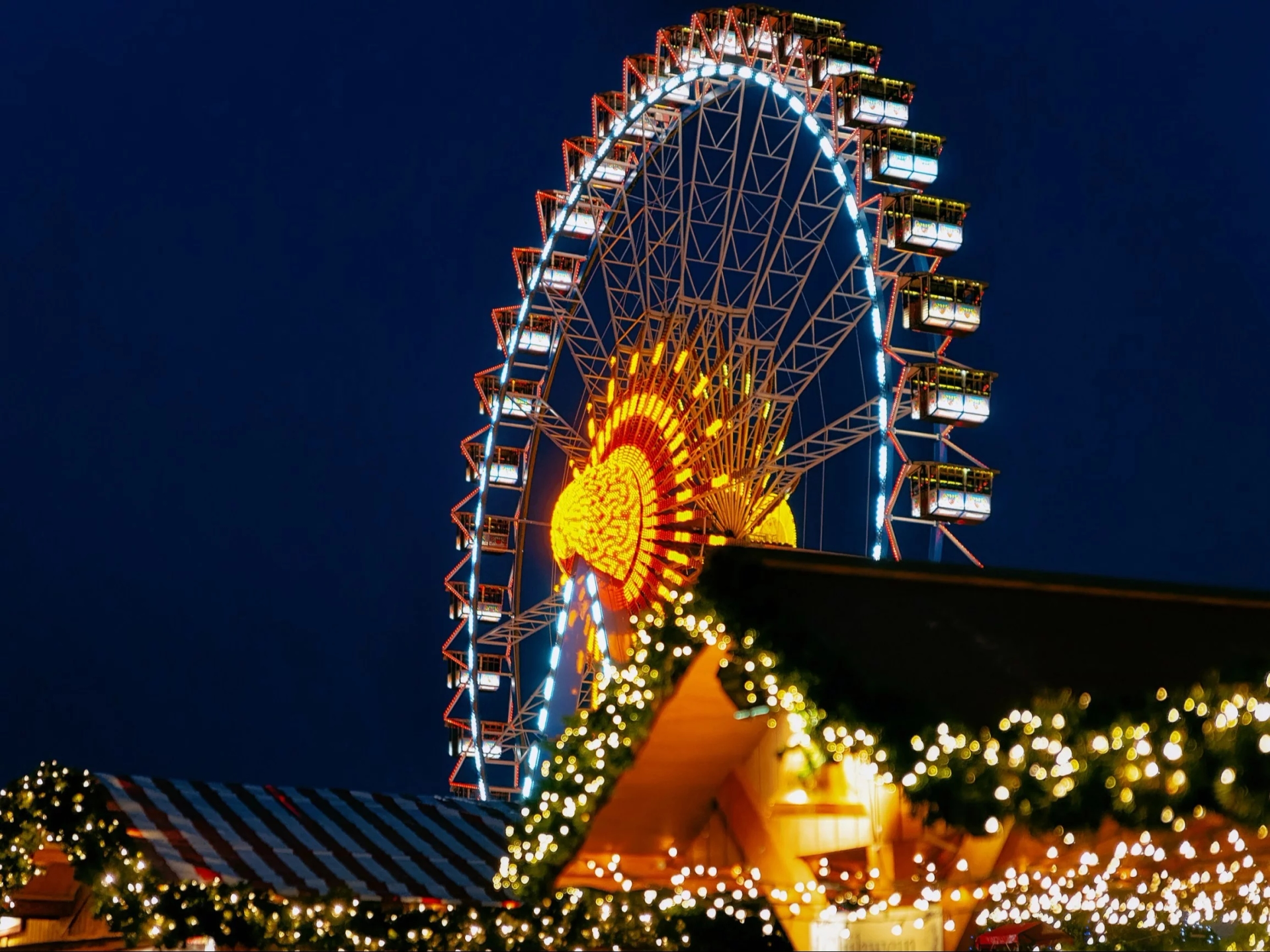 Une nouvelle foire s'ouvre à Varsovie. La plus haute grande roue de Pologne devrait y être construite.