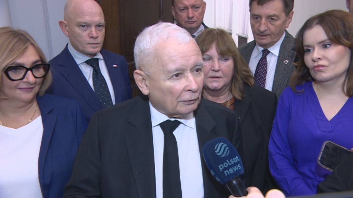 Качиньский сравнил скандал с Фондом правосудия с программой «500+». «За это нас тоже нужно наказать».