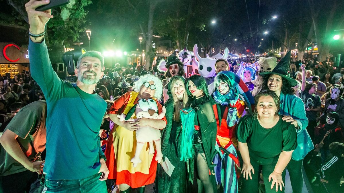 Unas 10.000 personas le dieron color al exitoso "Halloween en la Arístides"