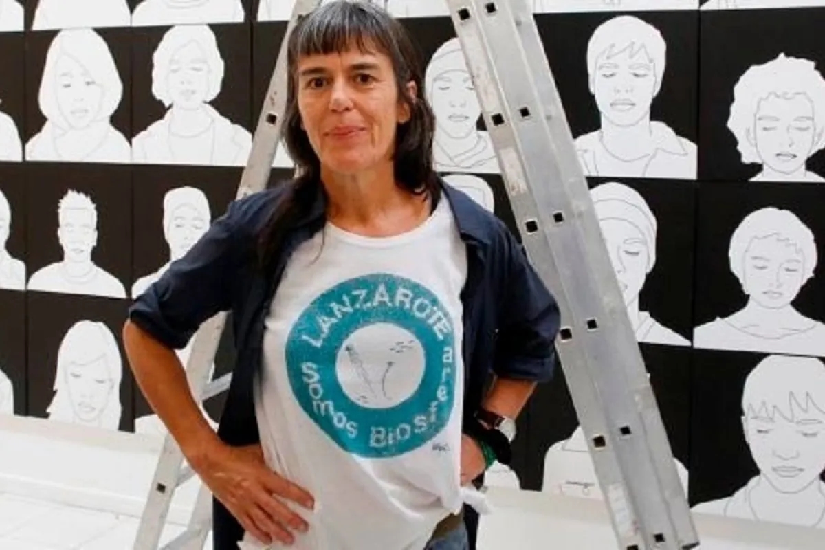 Carmela García, vencedora do Prêmio Nacional de Fotografia de 2025 por seu trabalho em "transformar e questionar imaginários sociais".