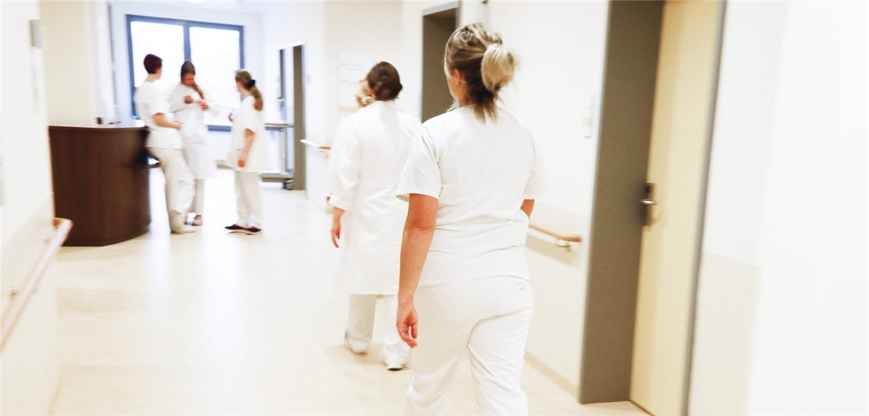 В будущем медсестрам будет разрешено заниматься врачебной практикой самостоятельно.