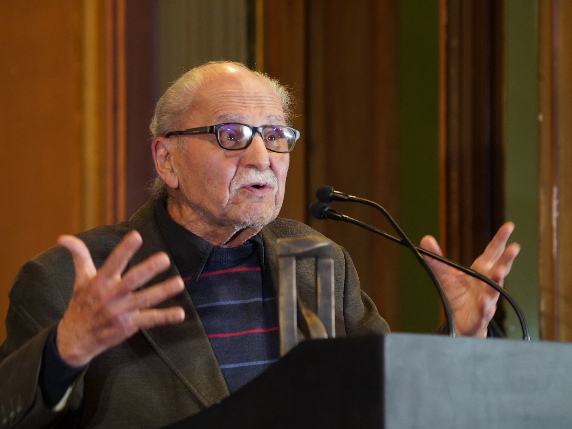 Prix d'honneur pour l'ensemble de son œuvre décerné au dramaturge Ricardo Halac, maître du théâtre argentin