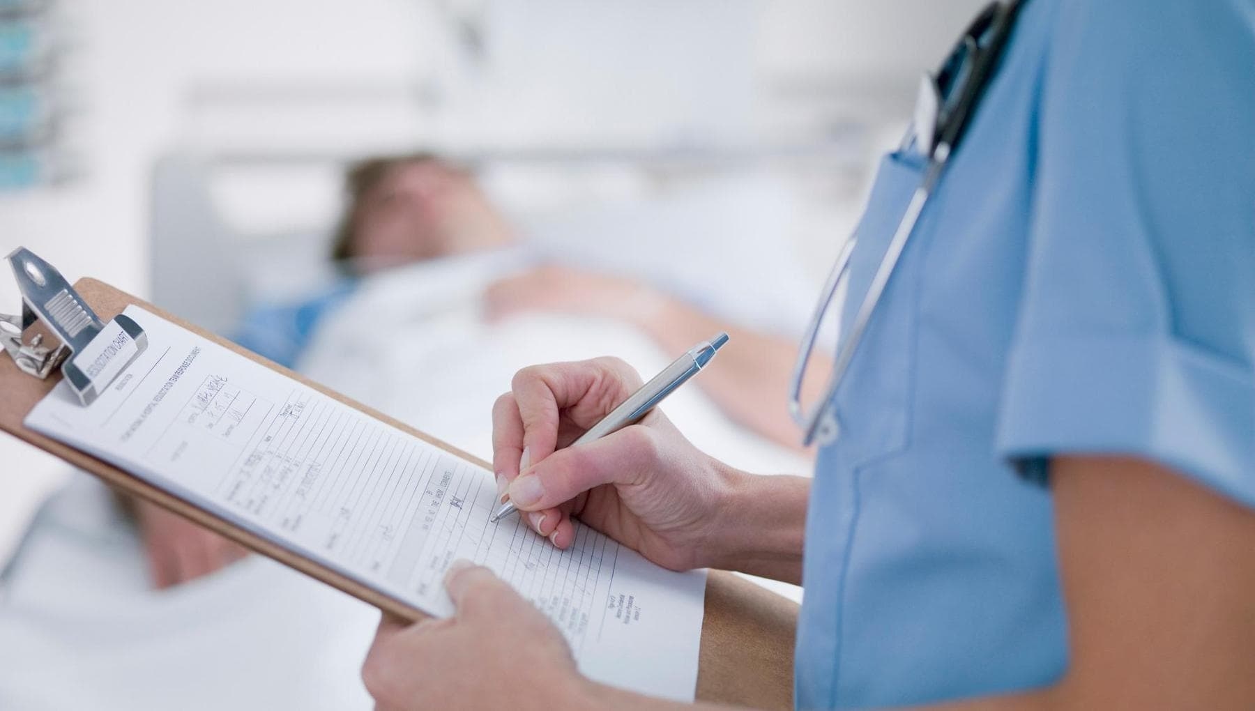 Musiktherapie auf der Intensivstation kann Patienten mit Herzerkrankungen helfen